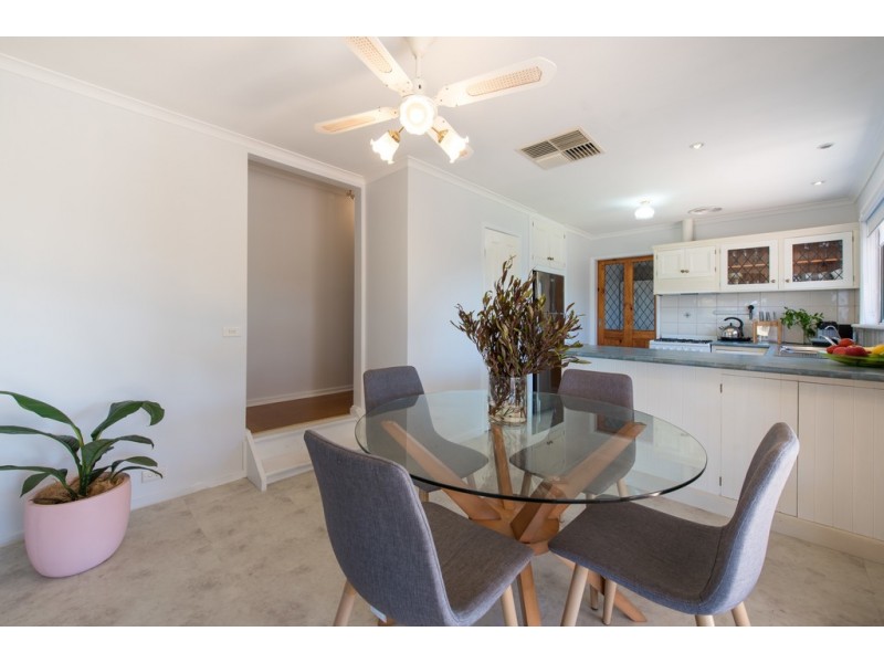 8 Tucker Court, Trott Park SA 5158