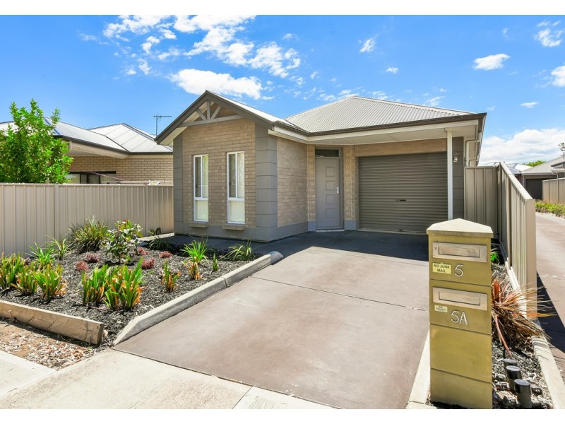 5 Cowra Crescent, Park Holme SA 5043