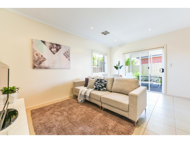 5 Cowra Crescent, Park Holme SA 5043