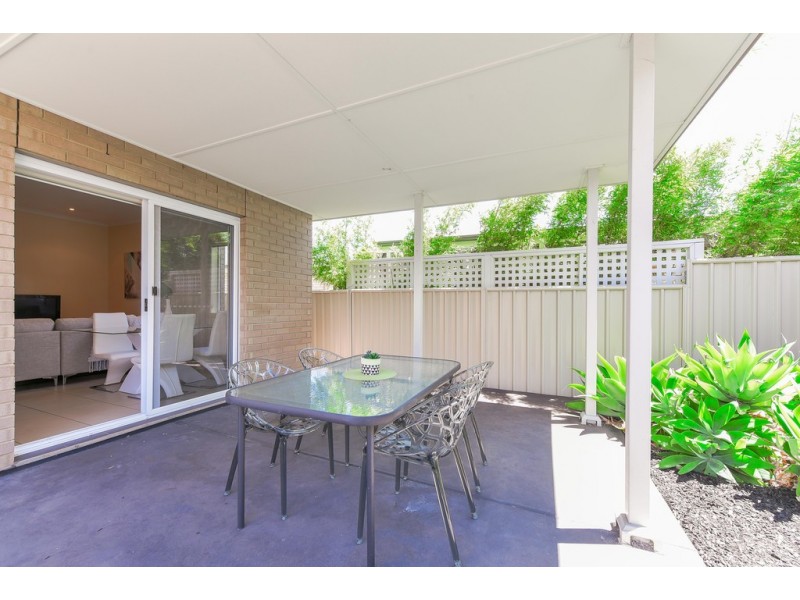 5 Cowra Crescent, Park Holme SA 5043