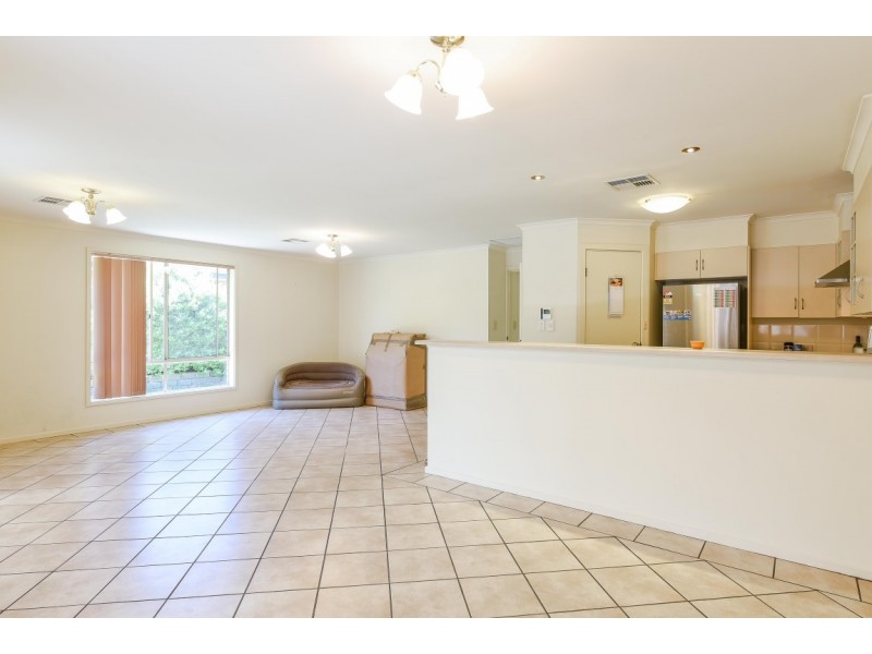 44 Brooks Circuit, Woodcroft SA 5162