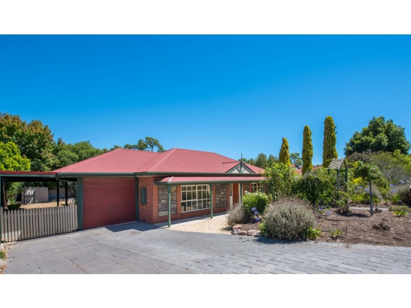 11 Wooding Avenue, Woodcroft SA 5162
