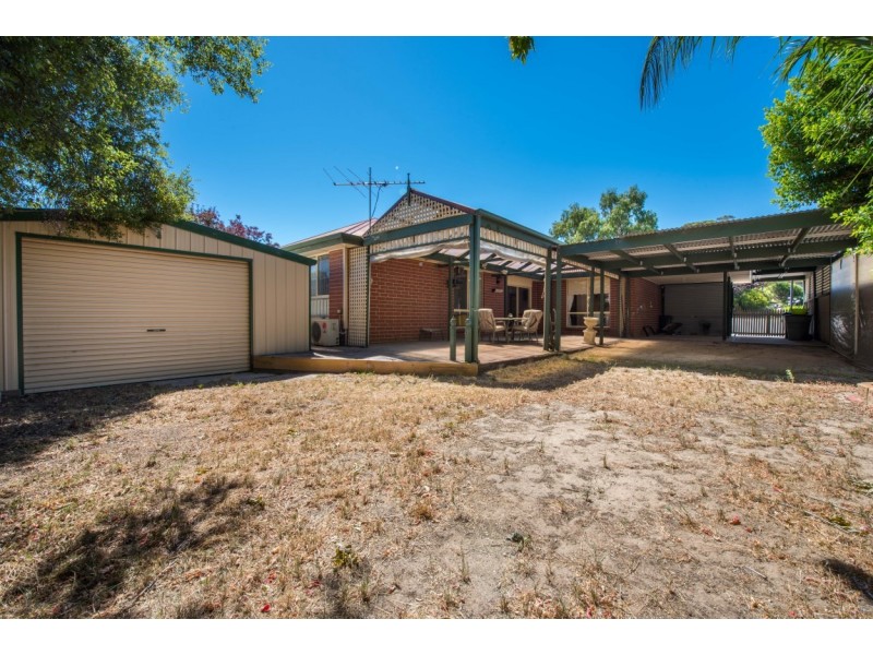 11 Wooding Avenue, Woodcroft SA 5162