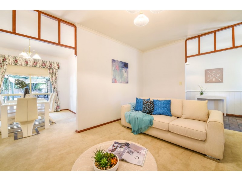 11 Wooding Avenue, Woodcroft SA 5162