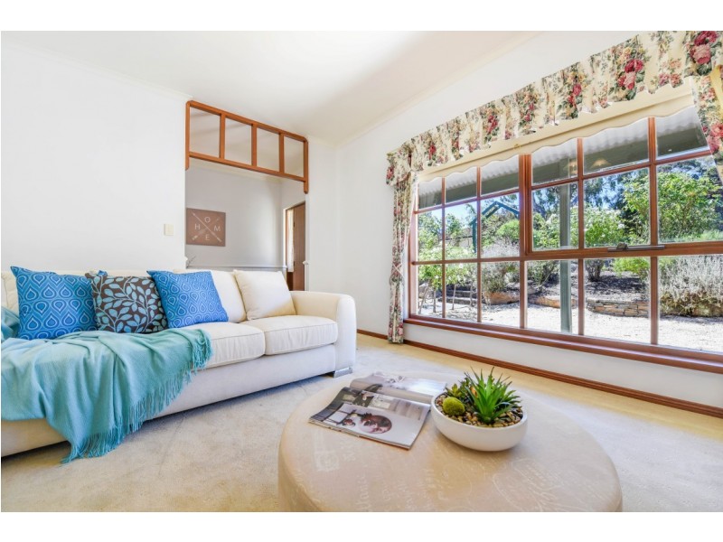 11 Wooding Avenue, Woodcroft SA 5162