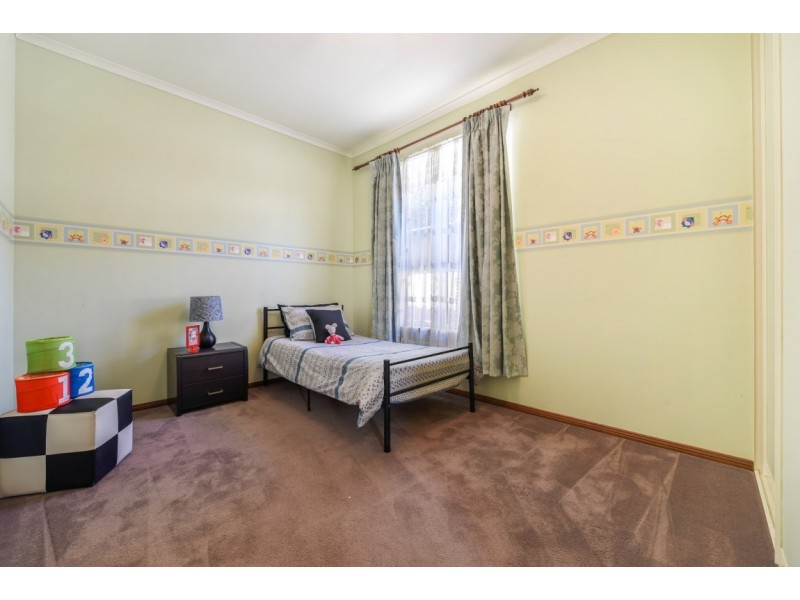 11 Wooding Avenue, Woodcroft SA 5162