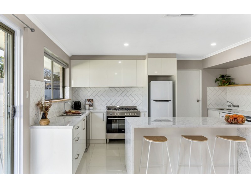 22 Summerford Road, Aberfoyle Park SA 5159
