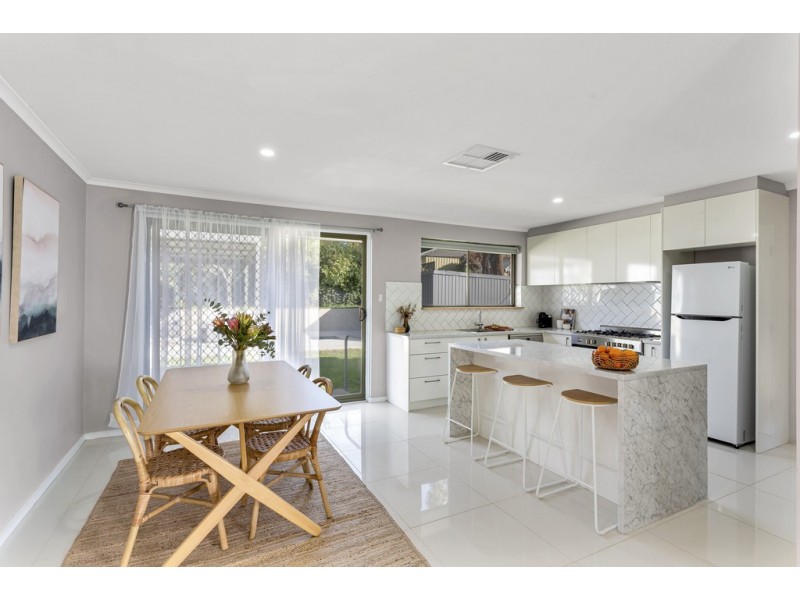22 Summerford Road, Aberfoyle Park SA 5159