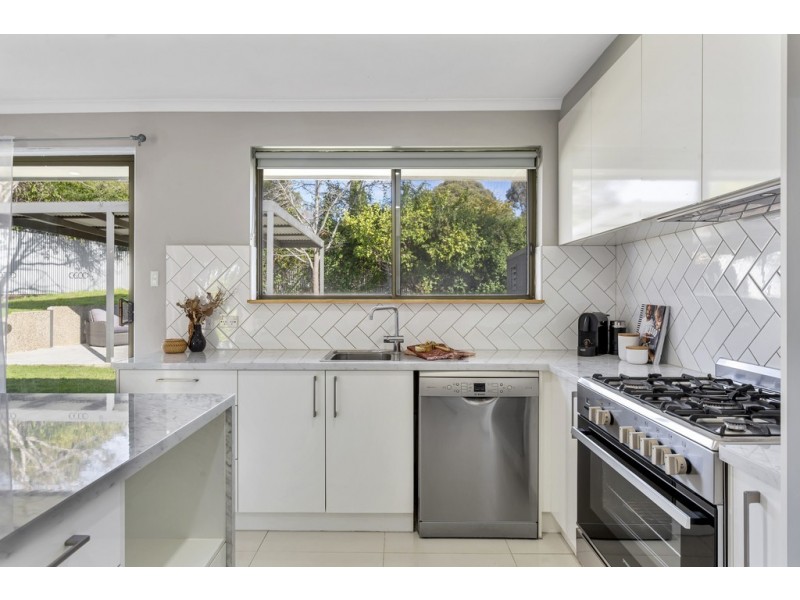 22 Summerford Road, Aberfoyle Park SA 5159