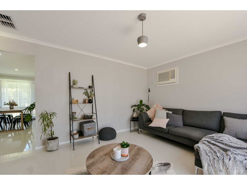 22 Summerford Ave, Aberfoyle Park SA 5159