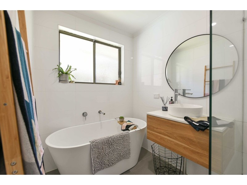22 Summerford Ave, Aberfoyle Park SA 5159