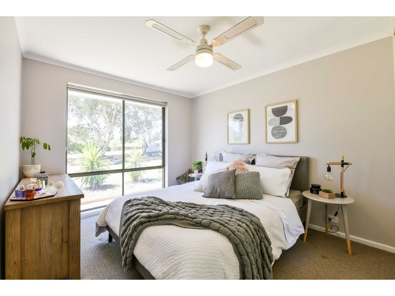 22 Summerford Ave, Aberfoyle Park SA 5159