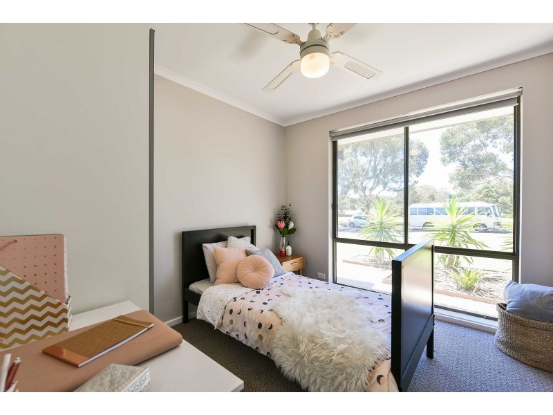 22 Summerford Ave, Aberfoyle Park SA 5159