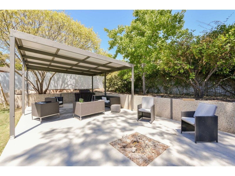 22 Summerford Ave, Aberfoyle Park SA 5159