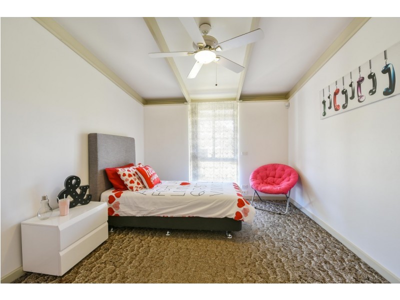 9 Acacia Road, Morphett Vale SA 5162