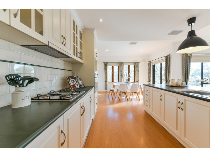 3 Greenville Close, Aberfoyle Park SA 5159