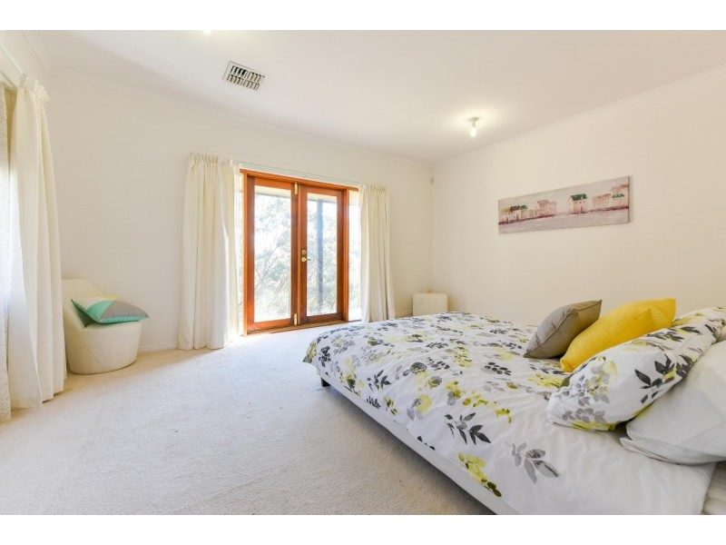 3 Greenville Close, Aberfoyle Park SA 5159