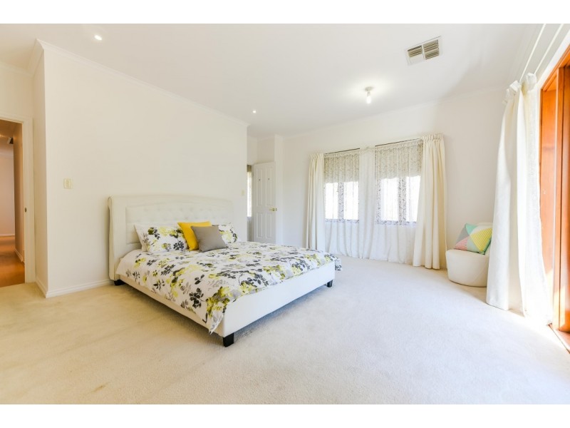 3 Greenville Close, Aberfoyle Park SA 5159