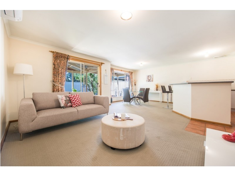 7 Chapel Hill Way, Woodcroft SA 5162