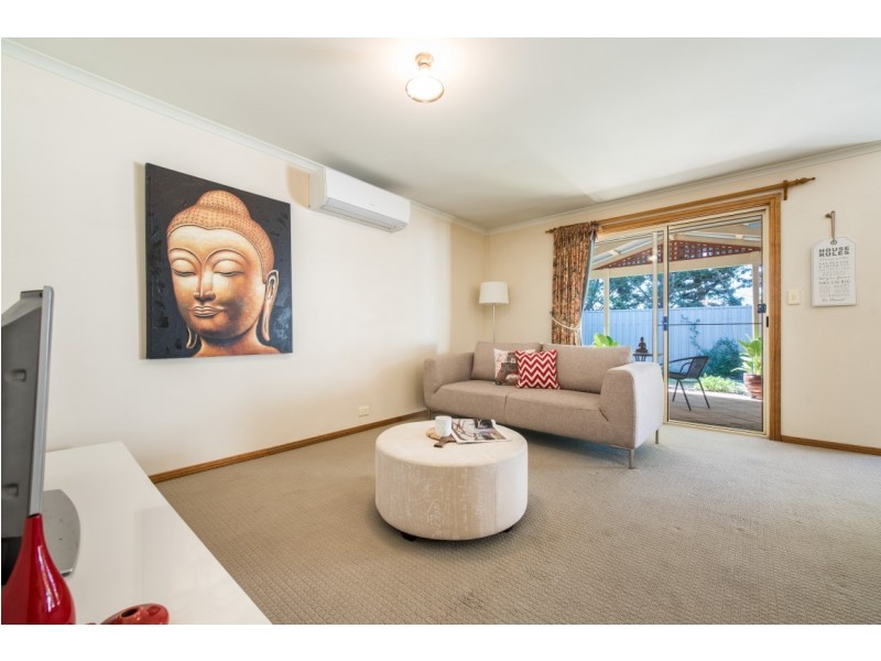 7 Chapel Hill Way, Woodcroft SA 5162