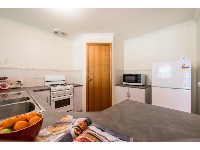 7 Chapel Hill Way, Woodcroft SA 5162