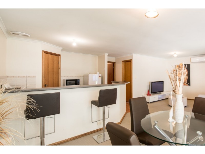 7 Chapel Hill Way, Woodcroft SA 5162