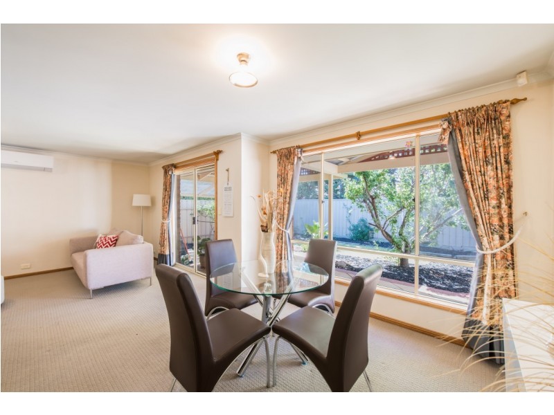 7 Chapel Hill Way, Woodcroft SA 5162