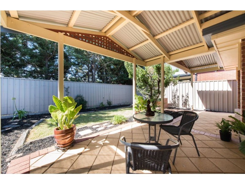 7 Chapel Hill Way, Woodcroft SA 5162