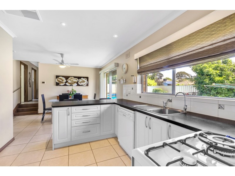 2 Glenburnie Street, Happy Valley SA 5159