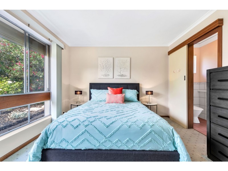 2 Glenburnie Street, Happy Valley SA 5159