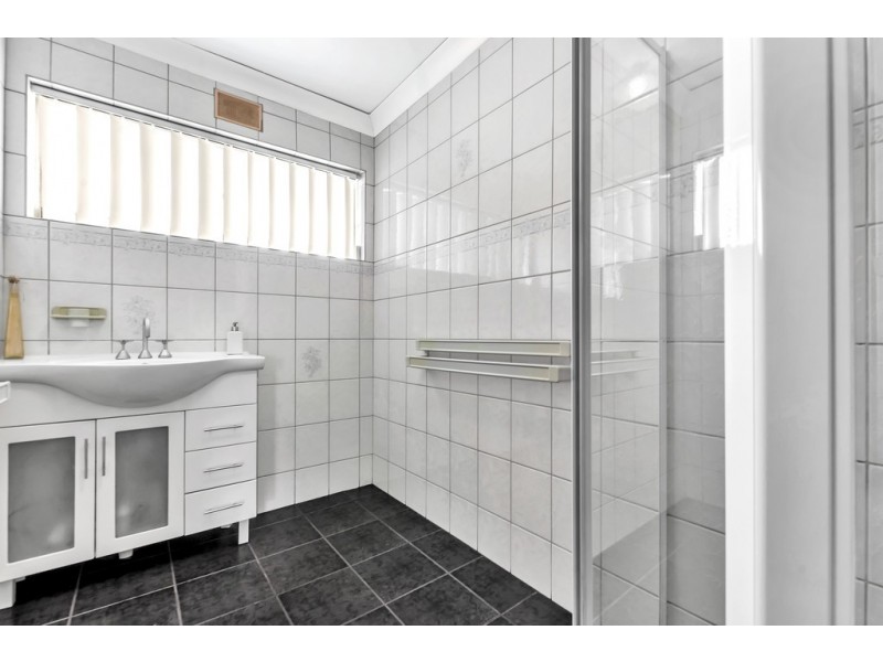 2 Glenburnie Street, Happy Valley SA 5159