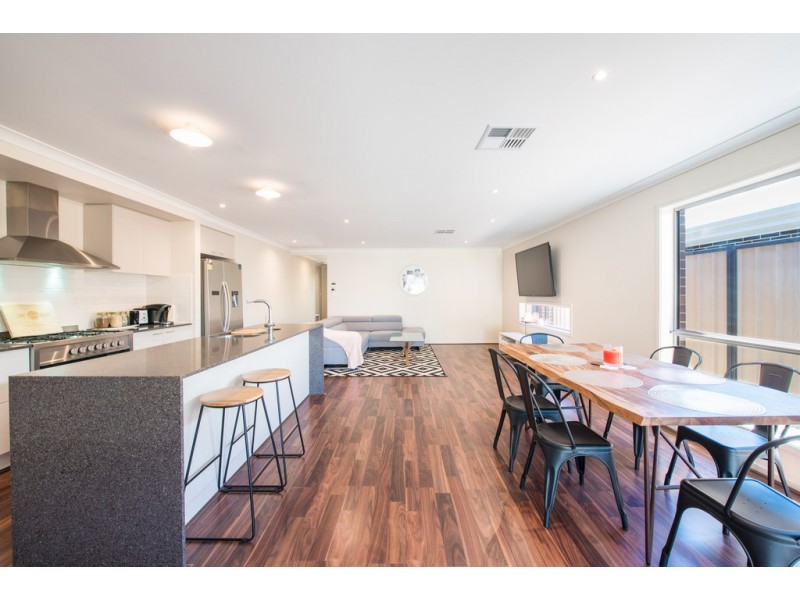 16 Baanga Road, Morphett Vale SA 5162