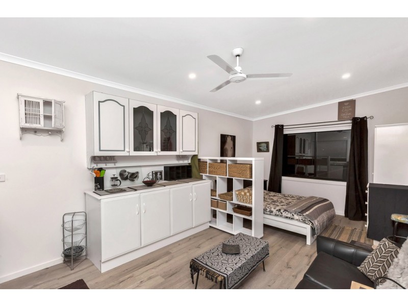 18 Sunnyside Avenue, Maslin Beach SA 5170