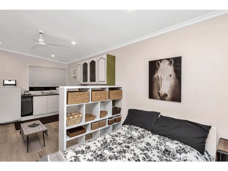 18 Sunnyside Avenue, Maslin Beach SA 5170