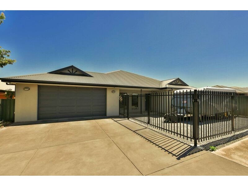 25 Scott Avenue, Clovelly Park SA 5042