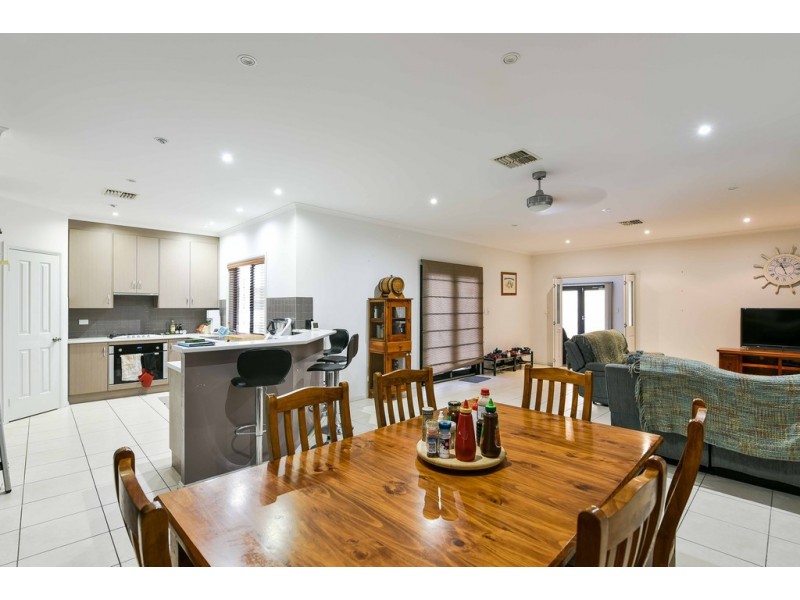 25 Scott Avenue, Clovelly Park SA 5042