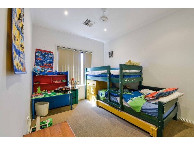 25 Scott Avenue, Clovelly Park SA 5042