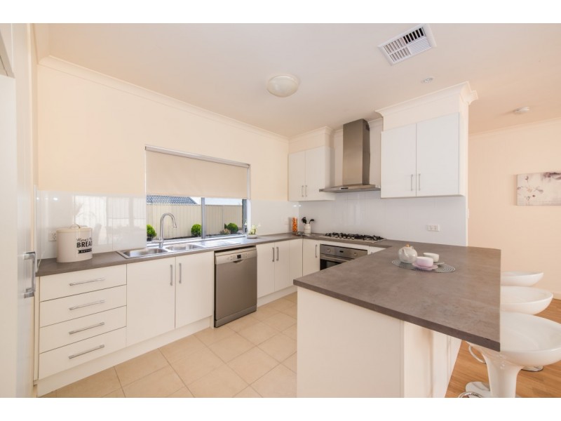 142b Reynell Road, Woodcroft SA 5162