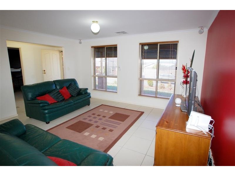 1 Overland Crescent, Sheidow Park SA 5158