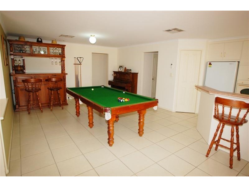 1 Overland Crescent, Sheidow Park SA 5158