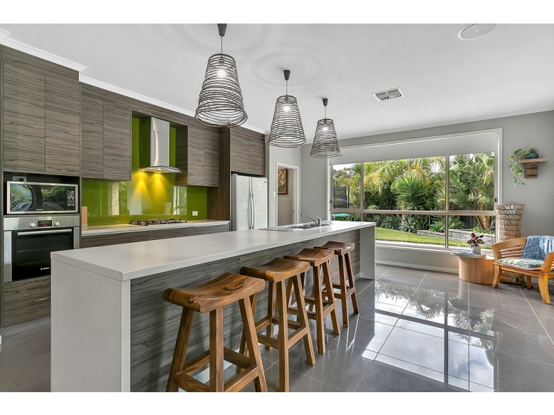 1 Glenloth Drive, Happy Valley SA 5159