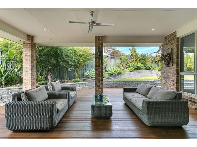1 Glenloth Drive, Happy Valley SA 5159