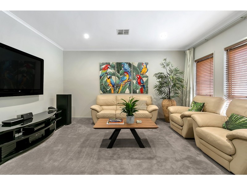 1 Glenloth Drive, Happy Valley SA 5159