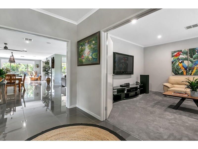 1 Glenloth Drive, Happy Valley SA 5159