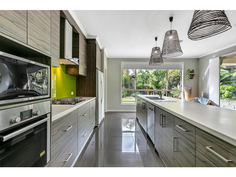 1 Glenloth Drive, Happy Valley SA 5159