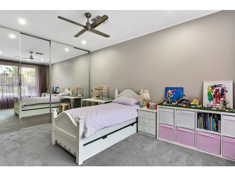 1 Glenloth Drive, Happy Valley SA 5159