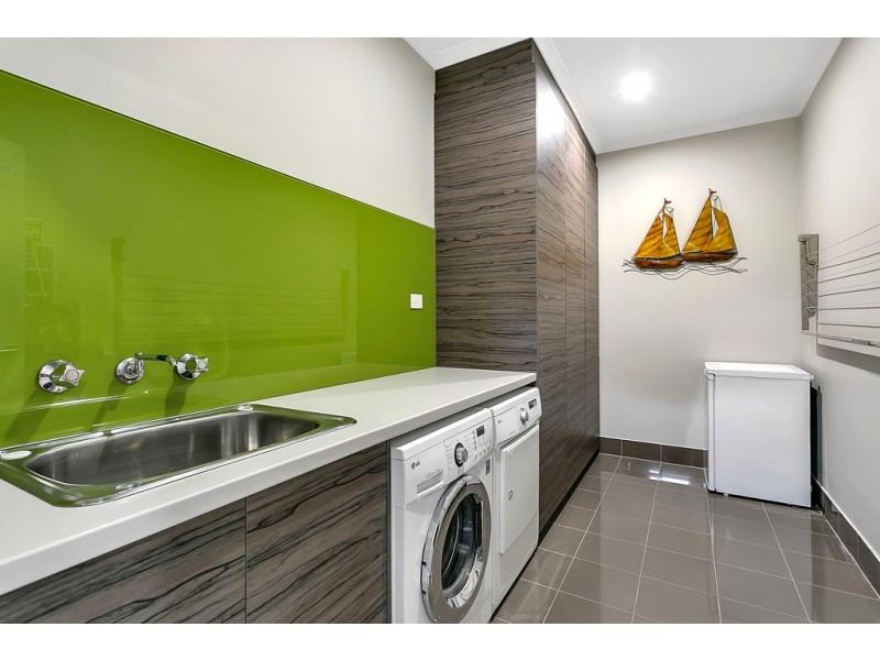 1 Glenloth Drive, Happy Valley SA 5159