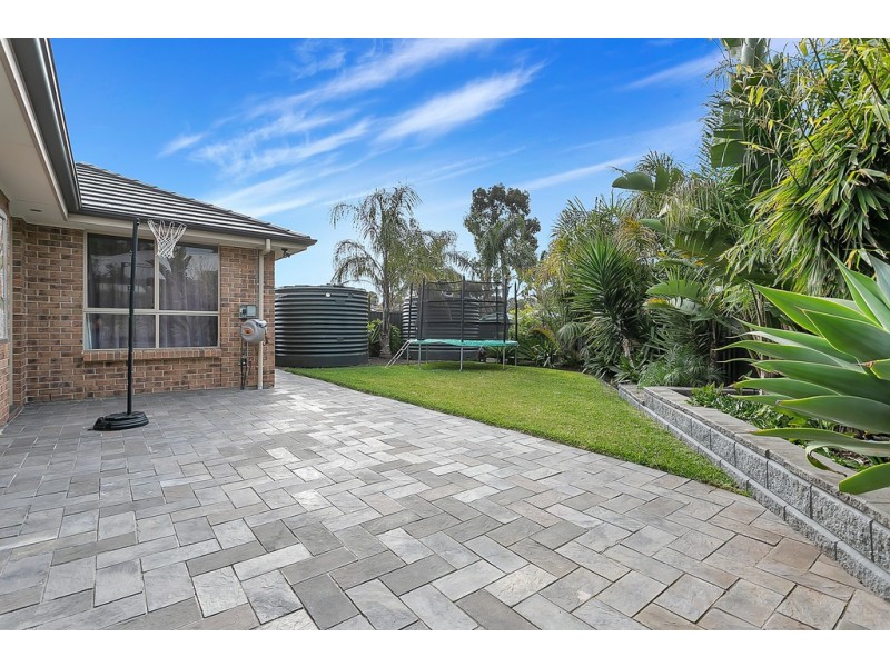 1 Glenloth Drive, Happy Valley SA 5159