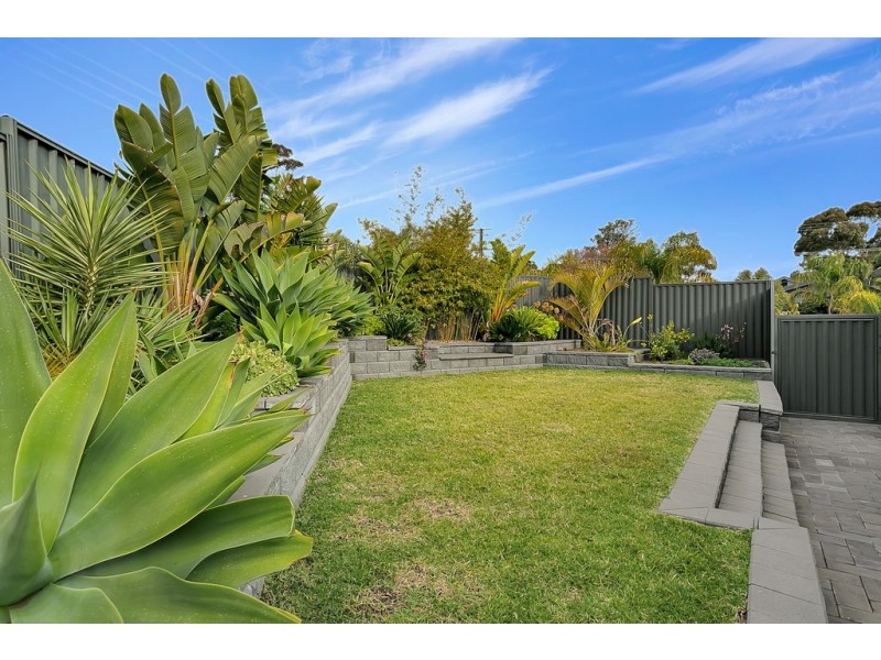 1 Glenloth Drive, Happy Valley SA 5159