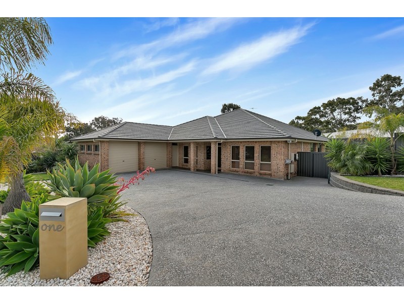 1 Glenloth Drive, Happy Valley SA 5159